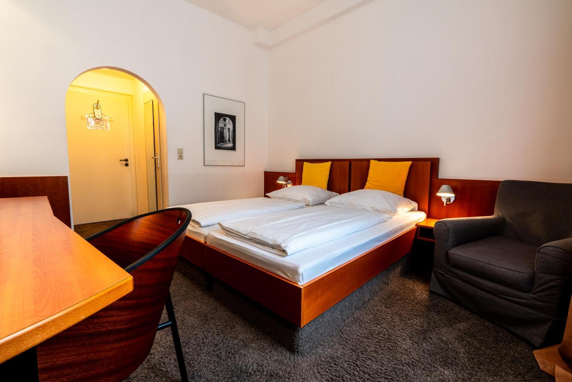 Hotel Carlton Мюнхен Экстерьер фото
